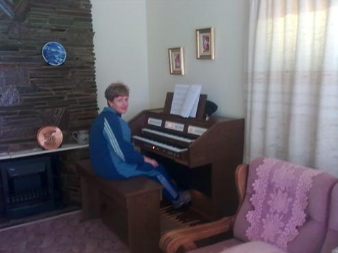 Mrs.E.botha    
Content D4330 with 112 extra voices