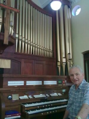 NG Brakpan Church Pipeorgan extended with Content Digital 31 stops with 12 Historical tunings.
With build in computer following can be adjusted: Reverb,Volume per stop and key,Countour,Fluctuation,Chorus, Windnoise ,
Fine tuning 409-47,Ranks per stop etc.