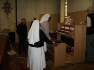 UNDERBERG KZN CATH.CHURCH

CONTENT OUVERTURE